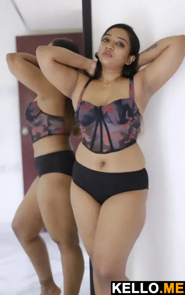 Photo 5 in Beautiful Tamil Insta Model Big Ass And Face Sitting Pics 1