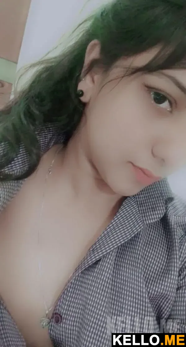 Photo 4 in Newly Married Bangalore Couple Honeymoon Pics Leaked 1