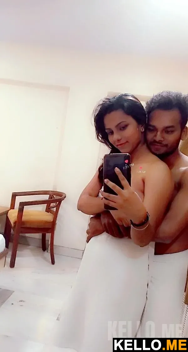 Photo 6 in Newly Married Bangalore Couple Honeymoon Pics Leaked 1