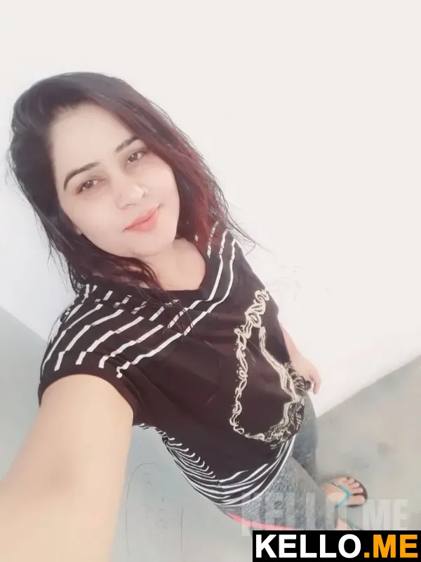 Photo 3 in Newlywed Patna Wife Poses Naked For Hubby On Honeymoon