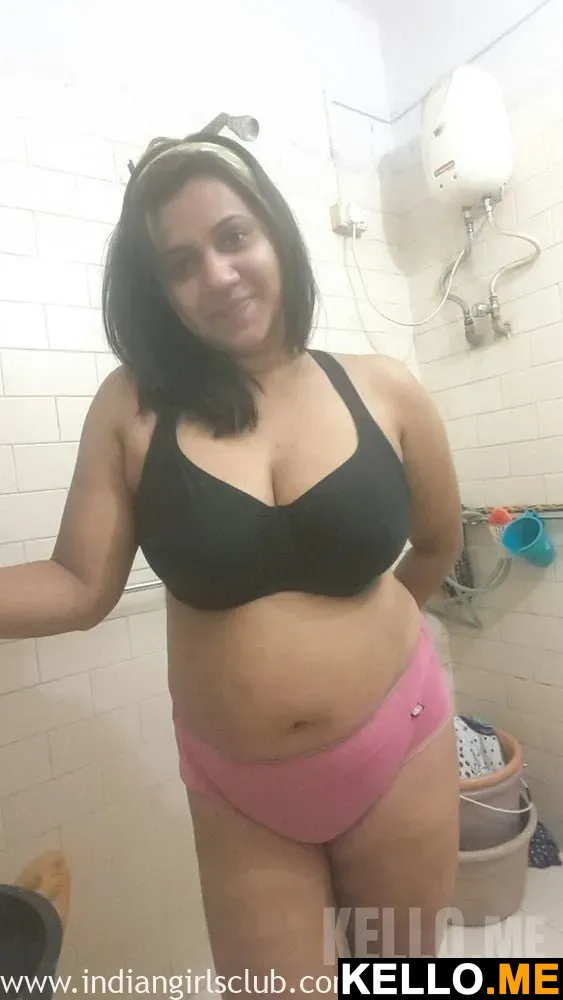 Photo 9 in Gorgeous Horny Indian Pooja Aunty Asshole And Big Boobs