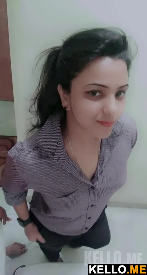 Photo 2 in Newly Married Bangalore Couple Honeymoon Pics Leaked